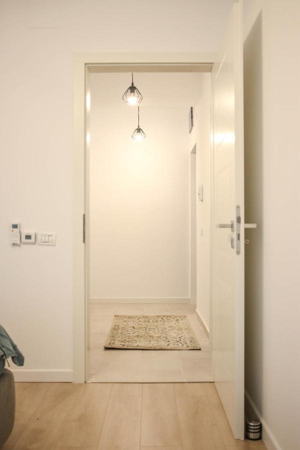 The Next Door Apartaments Bucarest Exterior foto